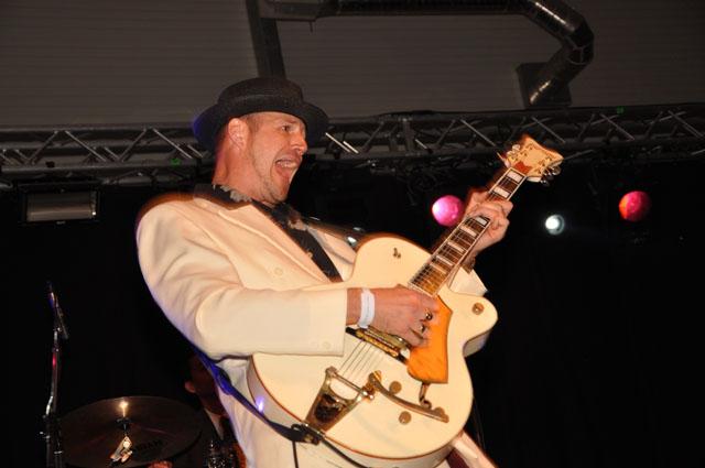 min 2011 07 02 tours rock 200
